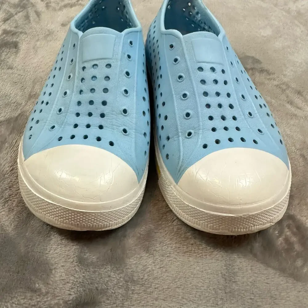 Crewcuts Water Shoes Sandals Rubber Sneaker Perforated Blue Boys Youth 2 Big Kid
